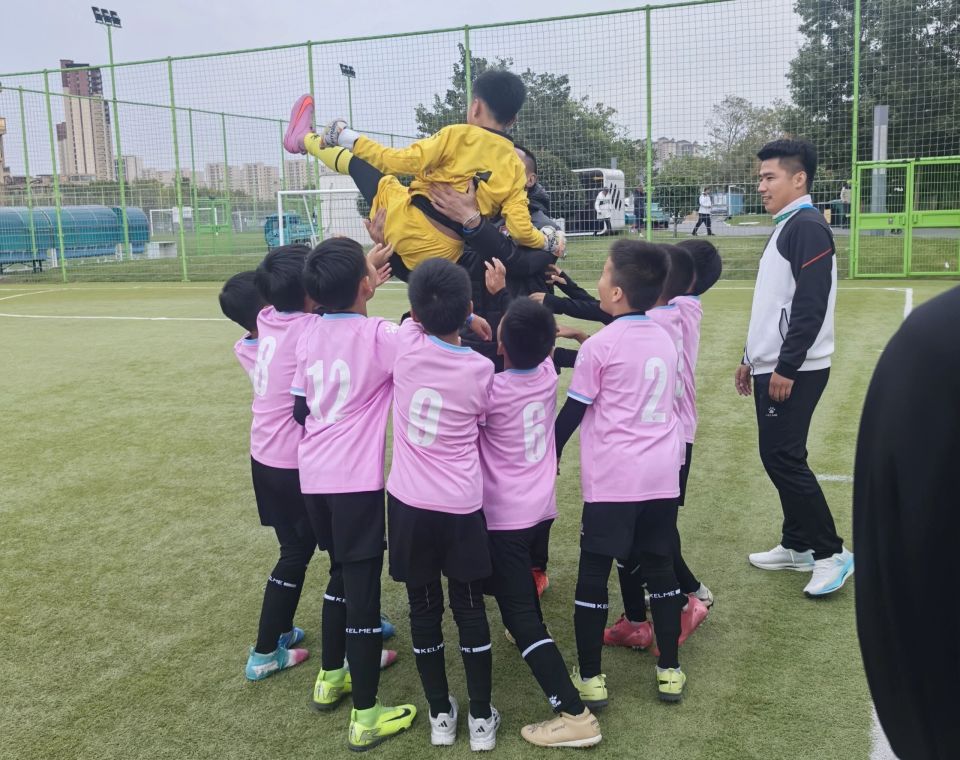 mWUoU, 决赛打响前, 赛小学男子 mWUoU, 决赛打响前, 赛小学男子